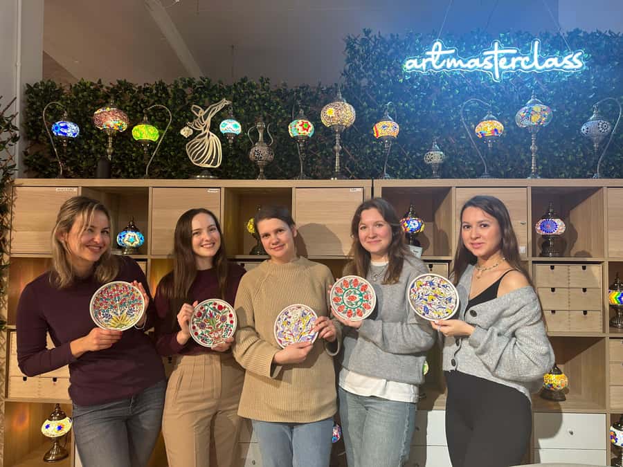 Sydney: Ceramic Plates & Bowls Paint and Sip Classes - Practical tips to make your session smoother