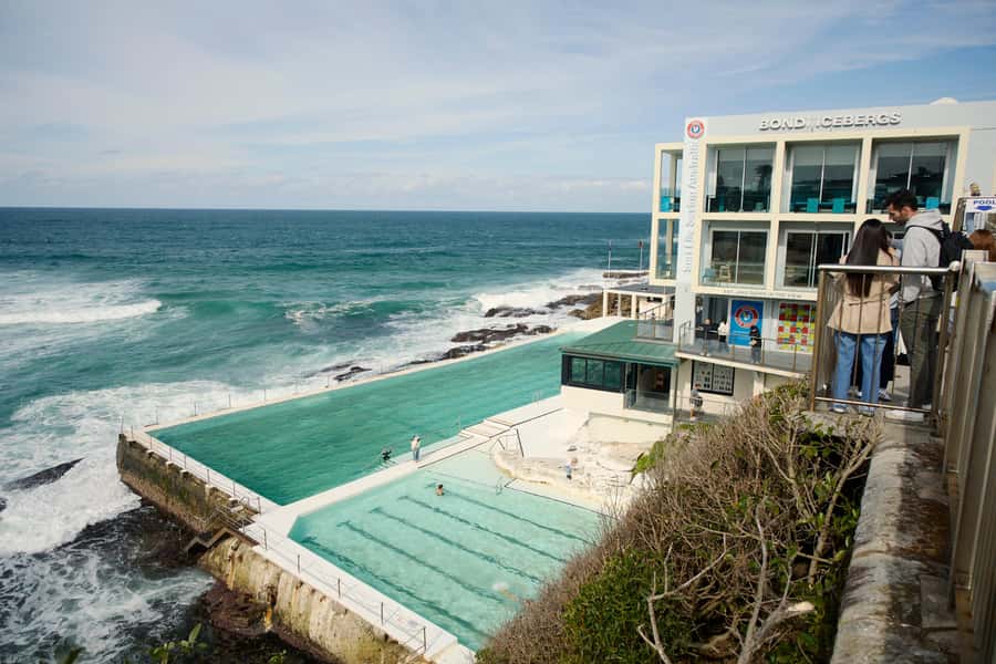 Sydney: City and Bondi Beach Private Luxury Half-Day Tour - The Early City Loop: The Rocks, Circular Quay, and Woolloomooloo