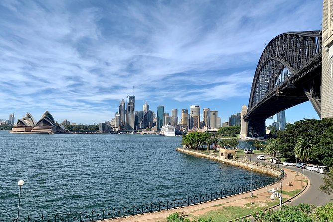 Sydney City, Harbour & Bondi Private Tour, with Airport pick up or drop off - Coogee as the calmer beach finish