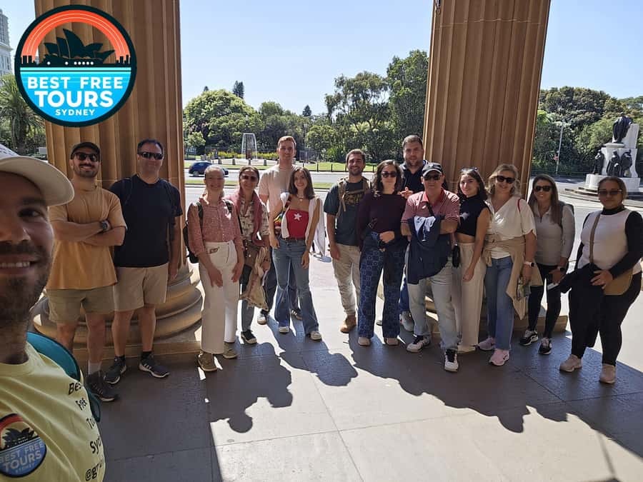 Sydney: City Sights Walking Tour - Pace, crowds, and photo time: the main reason people get frustrated