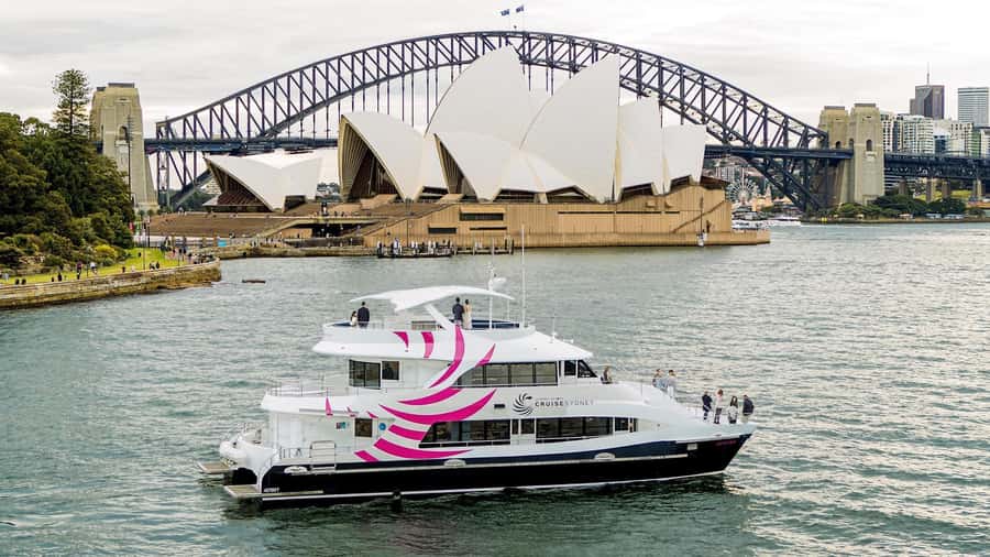 Sydney: Dinner Cruise with 3-Course Meal - Timing reality check: sunset vs. fully lit skyline