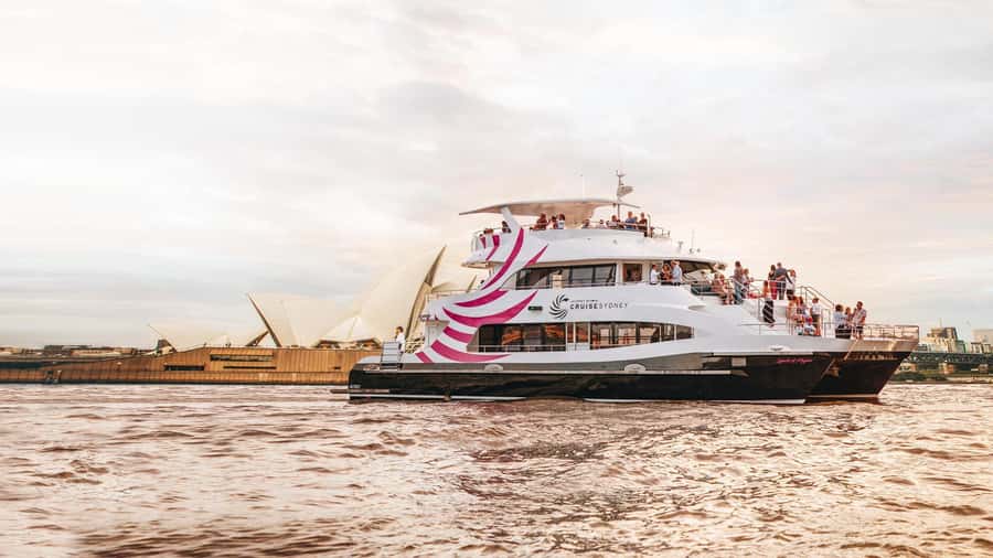 Sydney: Dinner Cruise with 3-Course Meal - Boarding experience: the part that can make or break your evening