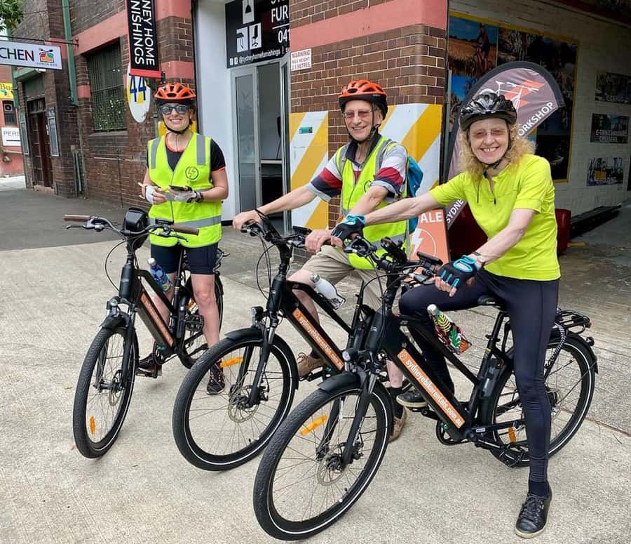 Sydney: Electric Bike Rental & Wheel Explorer Audio Guide - Woolloomooloo, Harry’s Café de Wheels, and the Coca Cola sign