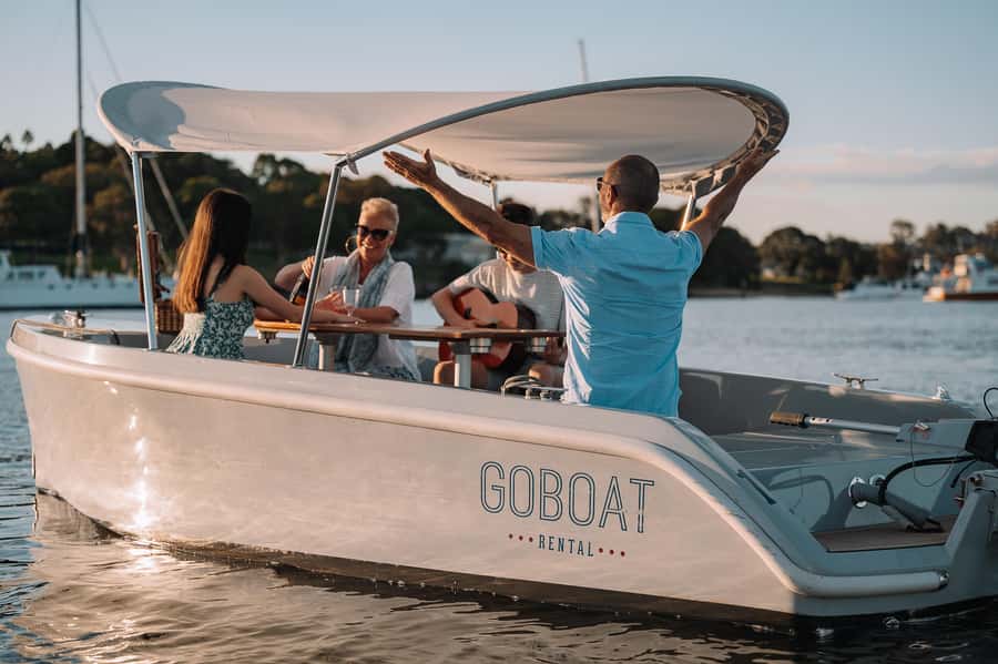 Sydney: Electric Boat Rental from Cabarita Point - The Electric Picnic Boat: Quiet Power and Simple Handling