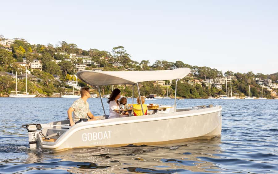 Sydney: Electric Boat Rental from The Spit, Mosman - Driving your own electric boat on Middle Harbour (no license needed)