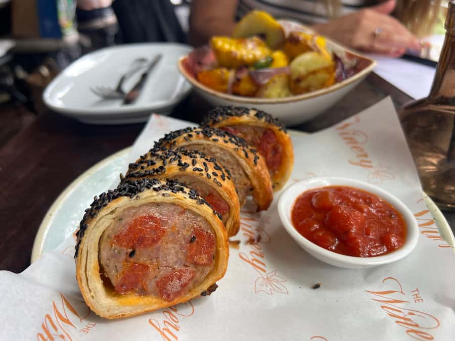 Sydney: Food Tour in Surry Hills with 8 Local Food Tastings - Drinks Pairing: Local Wine and Australian Ginger Beer