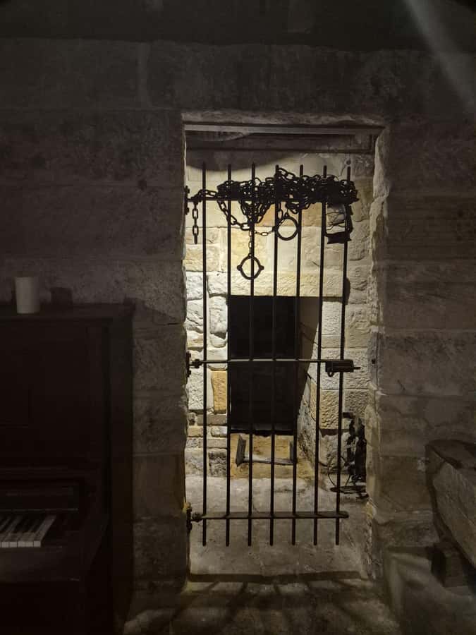 SYDNEY : Ghosts, Grog & The Rocks: Haunted Pubs &Cellar Tour - The Rocks at night is the right setting for haunted pub stories