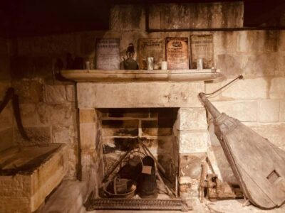 SYDNEY : Ghosts, Grog & The Rocks: Haunted Pubs &Cellar Tour - Meeting at The Russell Hotel: start point and the “90 minutes” reality