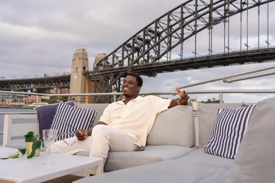 Sydney: Golden Glow Sunset Harbour Cruise with 1 Drink - How the Skipper and Crew Affect the Experience