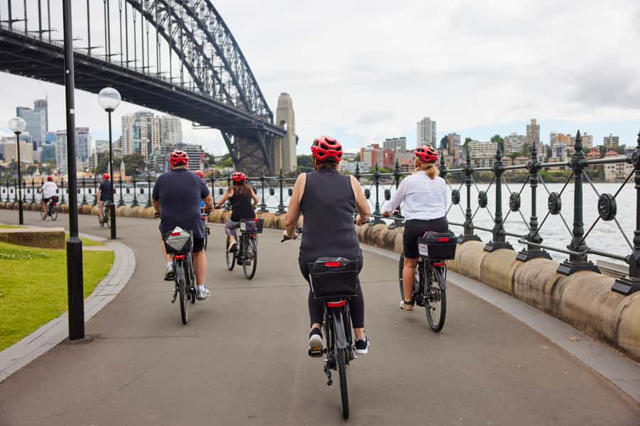 Sydney: Guided Harbour E-Bike Tour - Through the Domain to Mrs Macquarie’s Road Photo Stops
