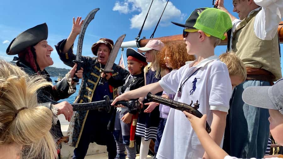 Sydney Harbor: Theatrical Pirates Cruise - 90 minutes of hands-on pirate action (not just sitting there)