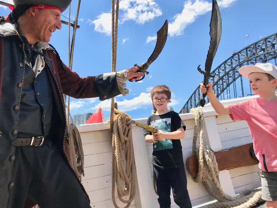 Sydney Harbor: Theatrical Pirates Cruise - How the cruise time actually works: departure, story, return