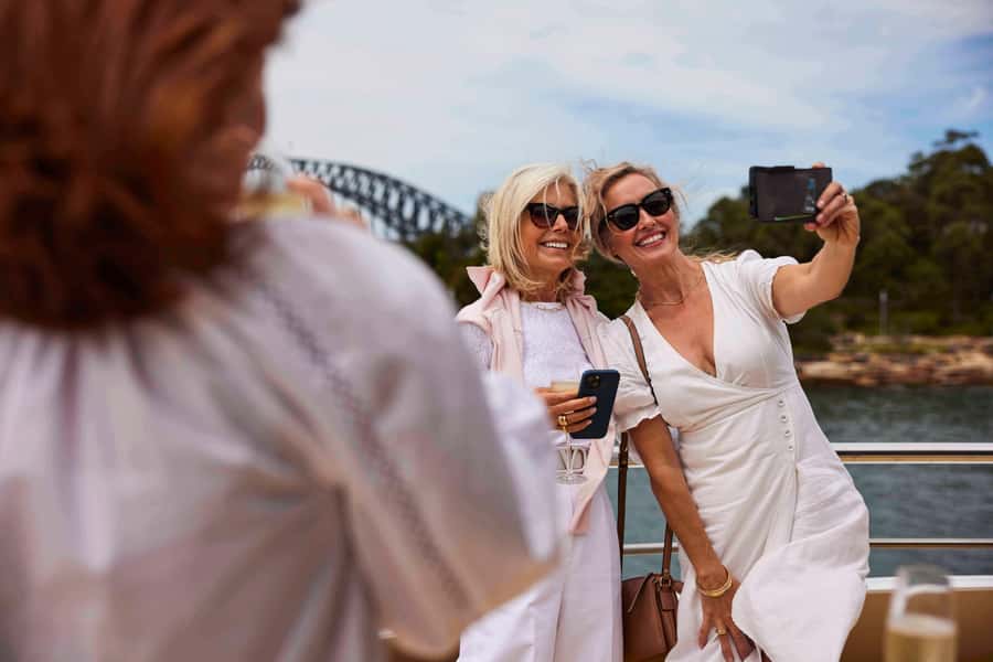 Sydney Harbour Experience 90-minute Sightseeing Cruise - Million-dollar harbour views from Circular Quay