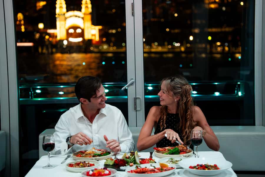 Sydney Harbour: Glass Boat Signature Dinner Cruise - The chef’s signature menu: what you actually get (and the trade-offs)