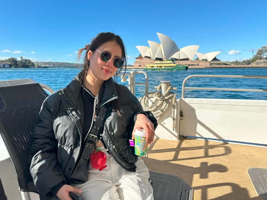 Sydney Harbour Sightseeing Cruise from Circular Quay - Kirribilli House, Harbour Bridge and Luna Park: the Sydney glamour loop