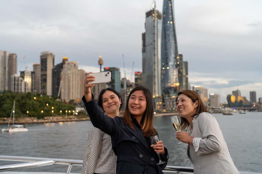 Sydney Harbour Sightseeing Cruise with Live Commentary - Live Commentary That Makes the Harbour Make Sense