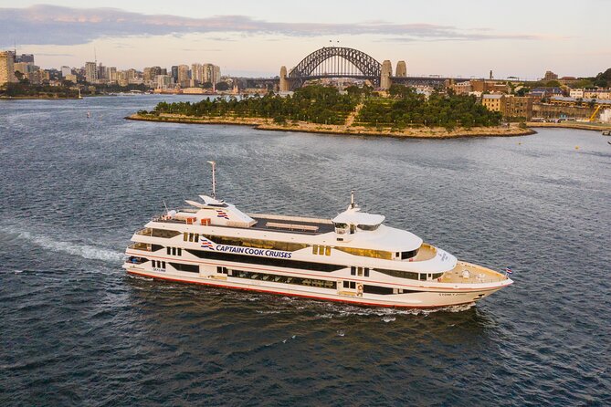 Sydney Harbour Starlight Dinner Cruise from Darling Harbour - The upper deck and star gazing: when to go up
