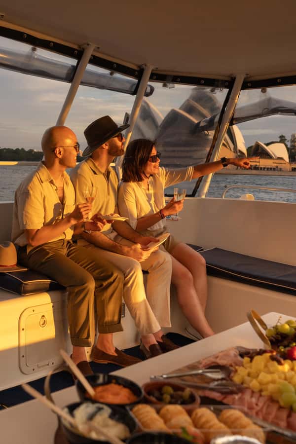 Sydney Harbour: Sunset Catamaran Cruise - Why a 1-Hour Catamaran Sunset Works So Well in Sydney