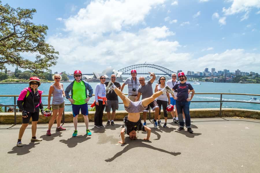 Sydney: Iconic Sights 4-Hour Bike Tour - Sydney Tower, Parliament House, and Queen Victoria Building: classic CBD hits