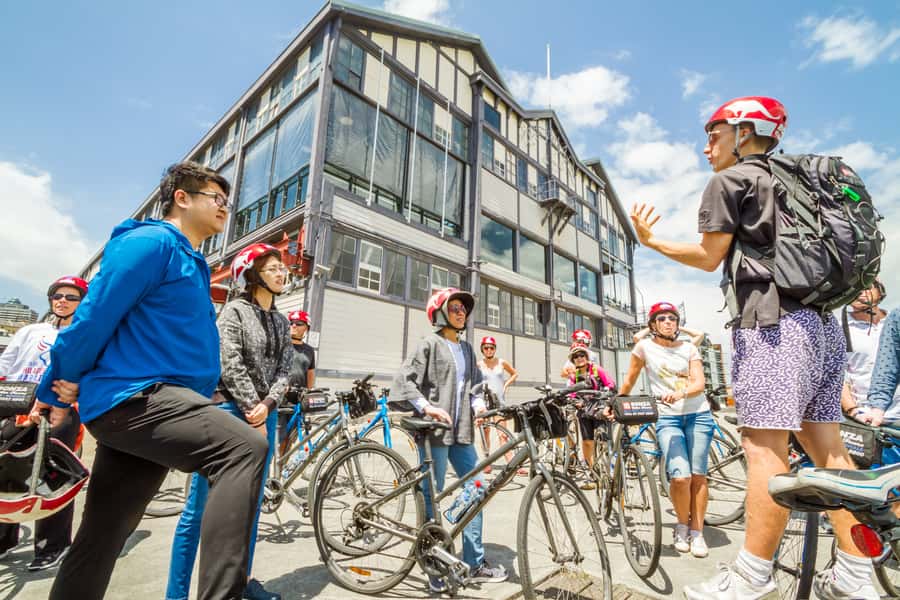 Sydney: Iconic Sights 4-Hour Bike Tour - Mid-tour pub stop: the break that keeps the day fun