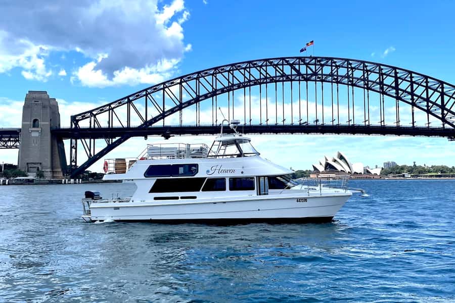 Sydney: Intimate Vivid Harbour Cruise with Canapes - Key Things You’ll Notice Right Away