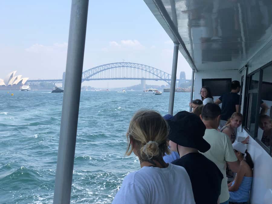 Sydney: Morning Sightseeing Bus to Bondi with Lunch Cruise - Bondi Beach in real life: make the 30 minutes count