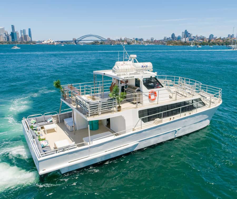Sydney: Premium Catamaran Vivid Cruise with Welcome Drink - Why a 55ft Vivid cruise feels better than the huge party boats