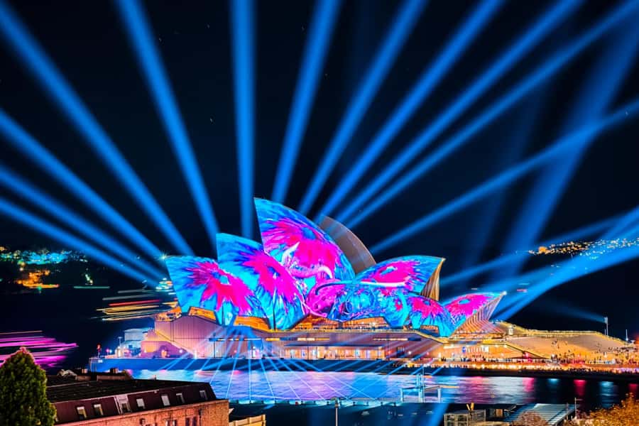 Sydney: Premium Catamaran Vivid Cruise with Welcome Drink - Your 90-minute harbour loop: Opera House, Harbour Bridge, and real photo angles