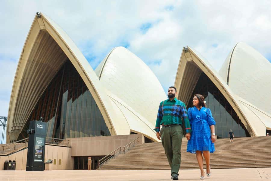 Sydney: Private Photoshoot outside the Opera House - Price and value: $106 for a group (up to 8)