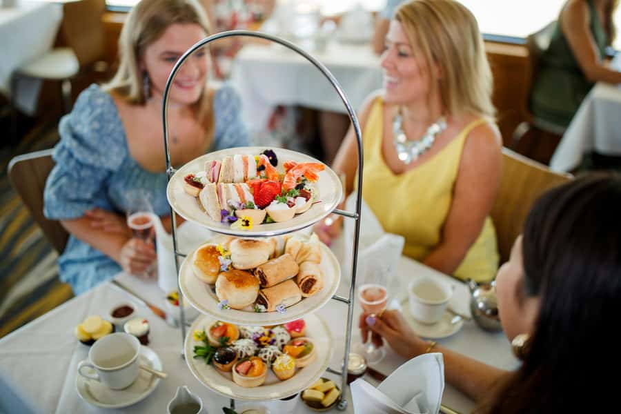 Sydney: Relaxing High Tea Cruise on Sydney Harbour - Seating and Views: Windows, Sun Angles, and Party Noise