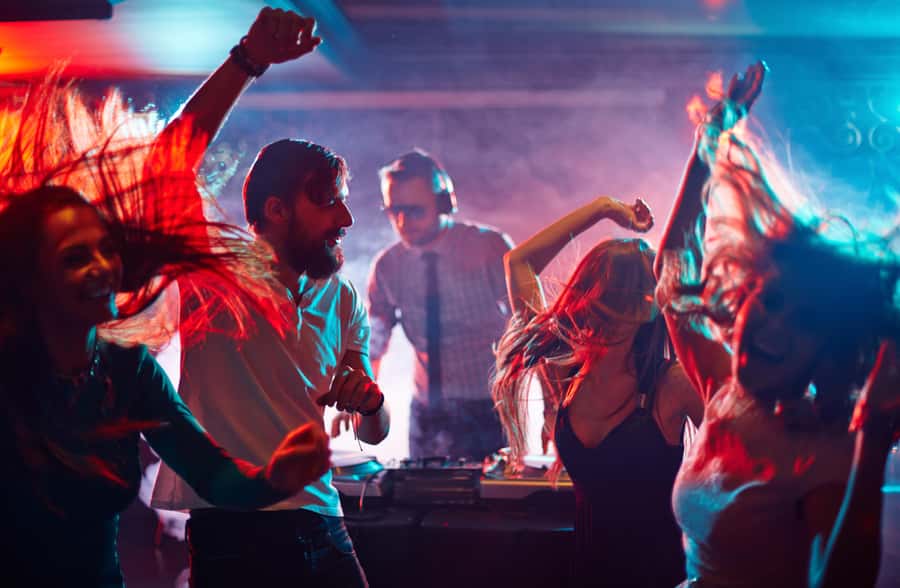 Sydney: Retro Party Cruise in Sydney Harbour with Snacks - Should You Book the Sydney Retro Party Cruise?