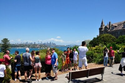 Sydney Sightseeing Bus Tour with Local Guide - Potts Point and Kings Cross: style, stories, and a WWII memorial