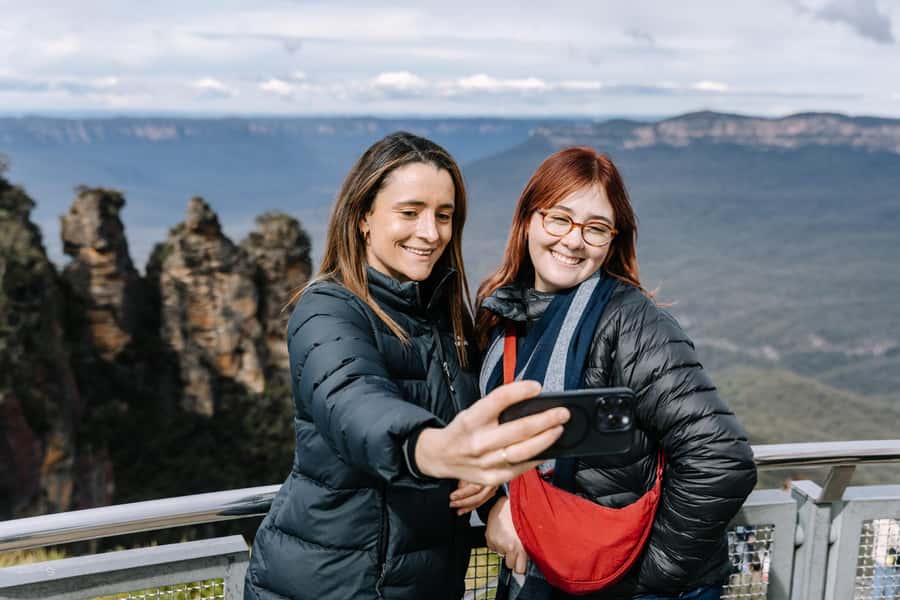 Sydney: Small Group Blue Mountains, Wildlife & Waterfalls - From Sydney into the Blue Mountains: viewpoints and a quick secret photo stop