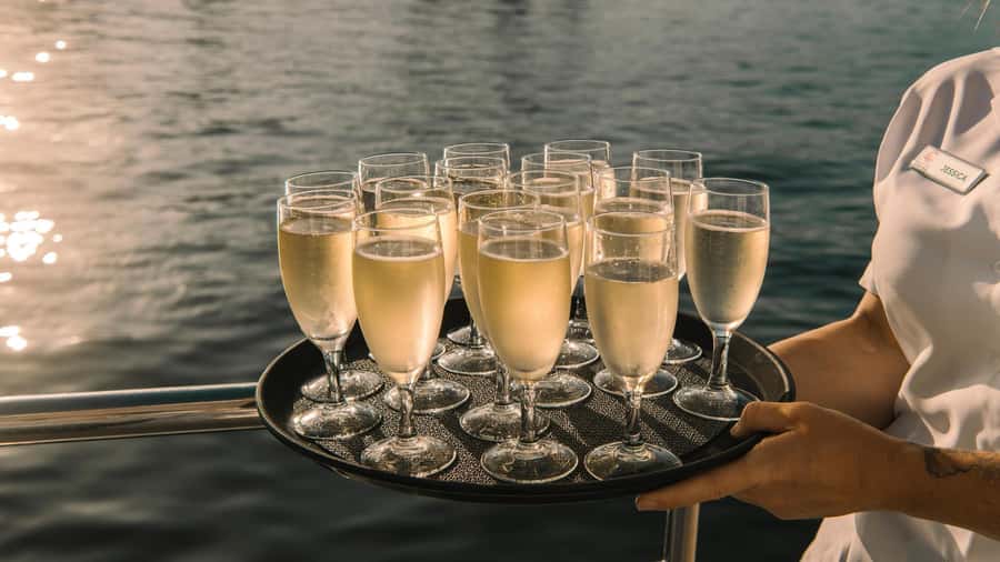 Sydney: Sydney Harbor Lunch Cruise with Welcome Drink - Key highlights that matter