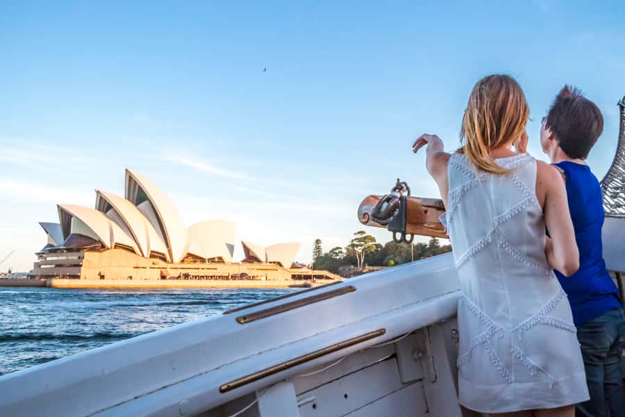 Sydney: Tall Ship Harbour Twilight Dinner Cruise - Southern Swan vs Soren Larsen: which ship you might land on