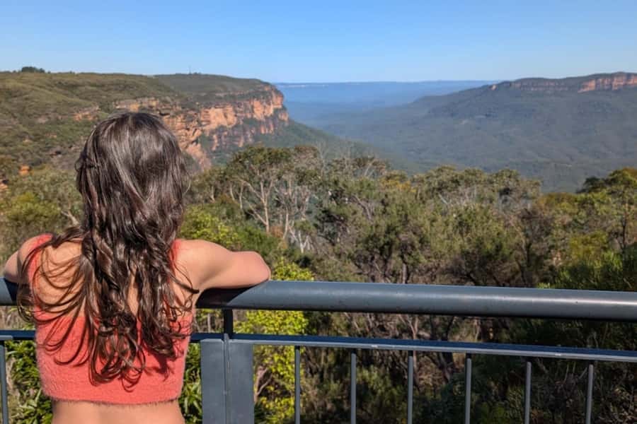 Sydney: Waterfall Bushwalk and Blue Mountain Sunset Day Trip - Three Sisters and Jamison Valley: golden hour with stories attached