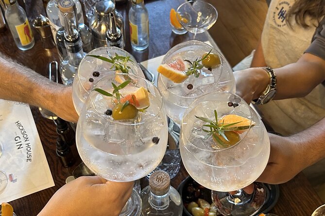 Sydney's Secret Bars Nightlife Tour - Thursday at Circular Quay: Opera House and Harbour Bridge photo moments with stories